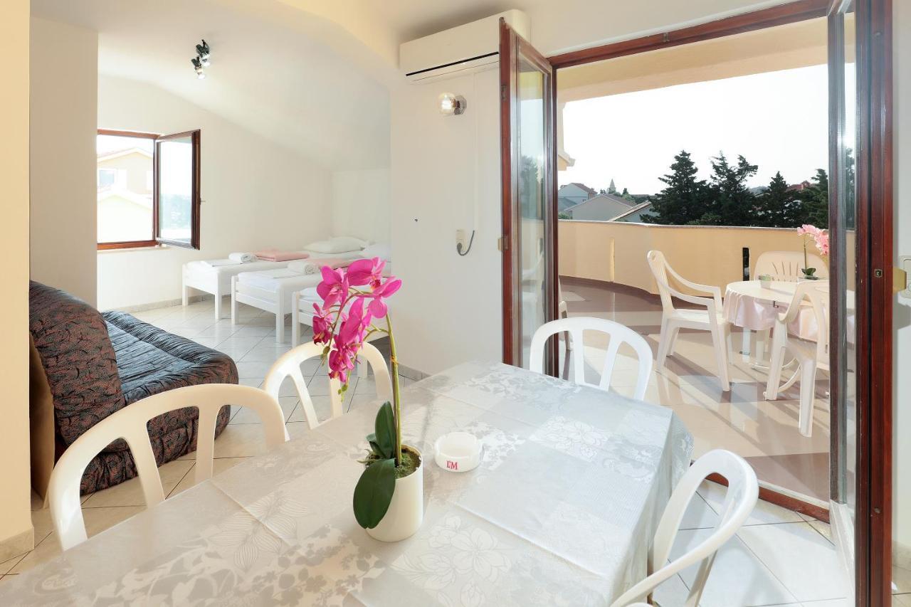 City Pool Apartments Novalja Exterior foto