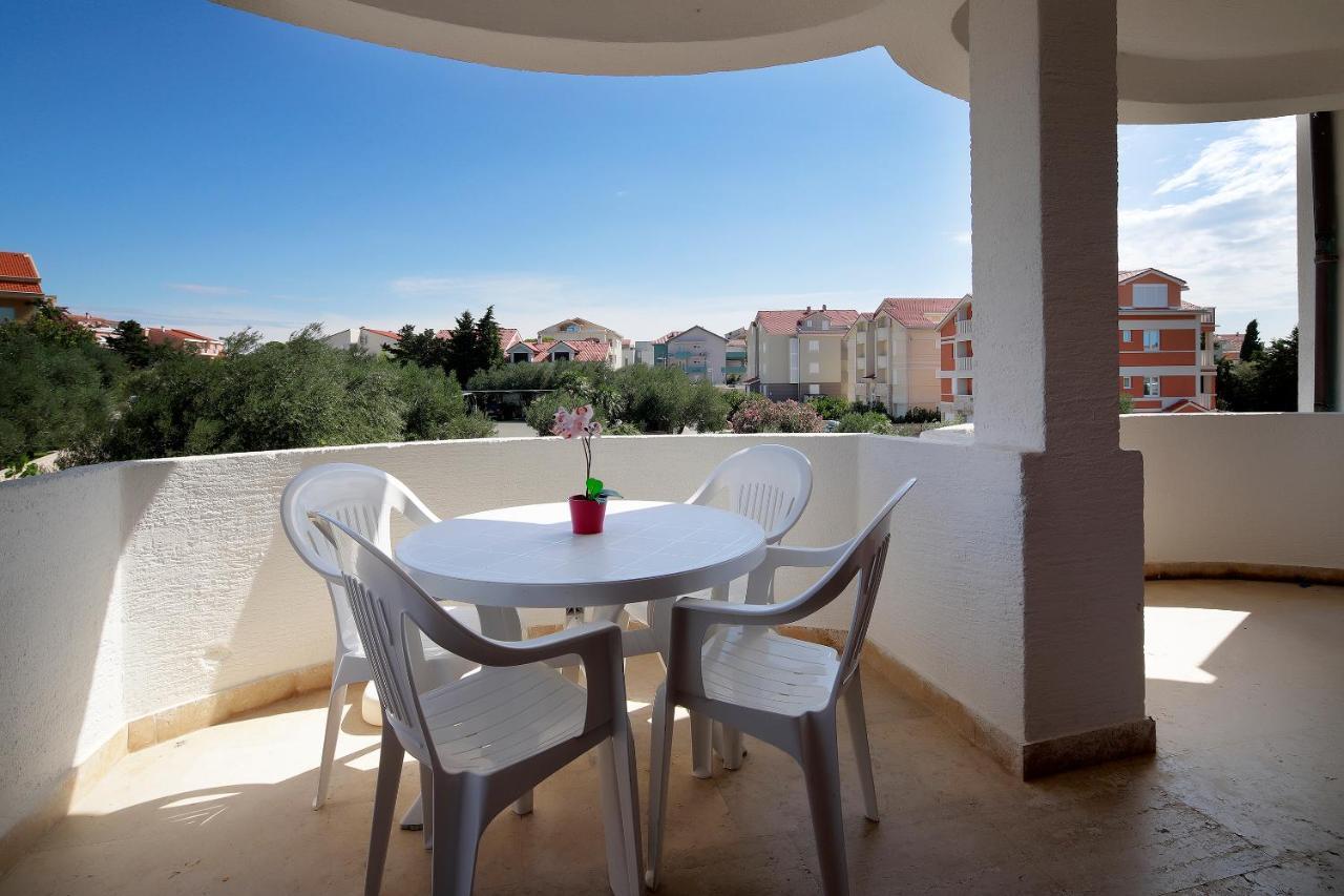 City Pool Apartments Novalja Exterior foto